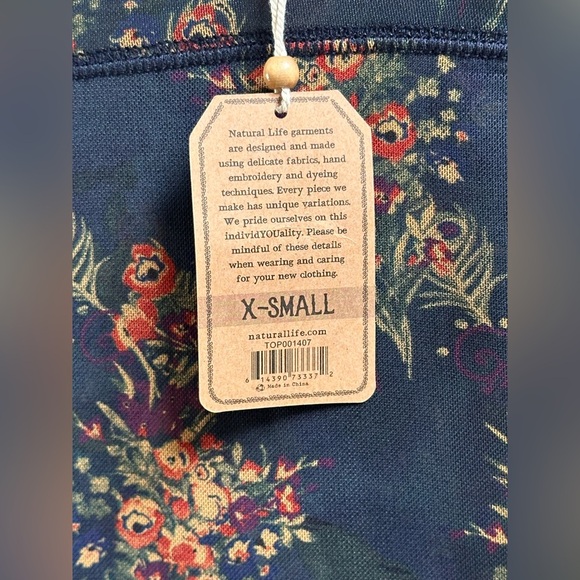 NEW Natural Life Sloane Mesh Long Sleeve Top Navy Floral Women’s XS - Picture 4 of 8